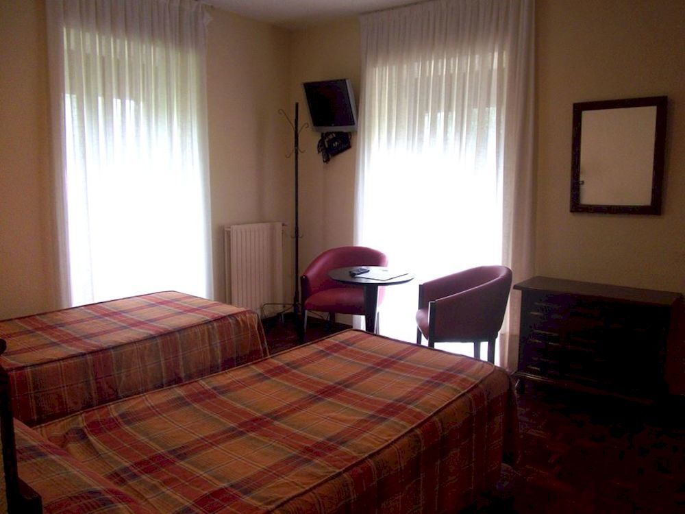 Hotel Termas De Lierganes Exterior photo