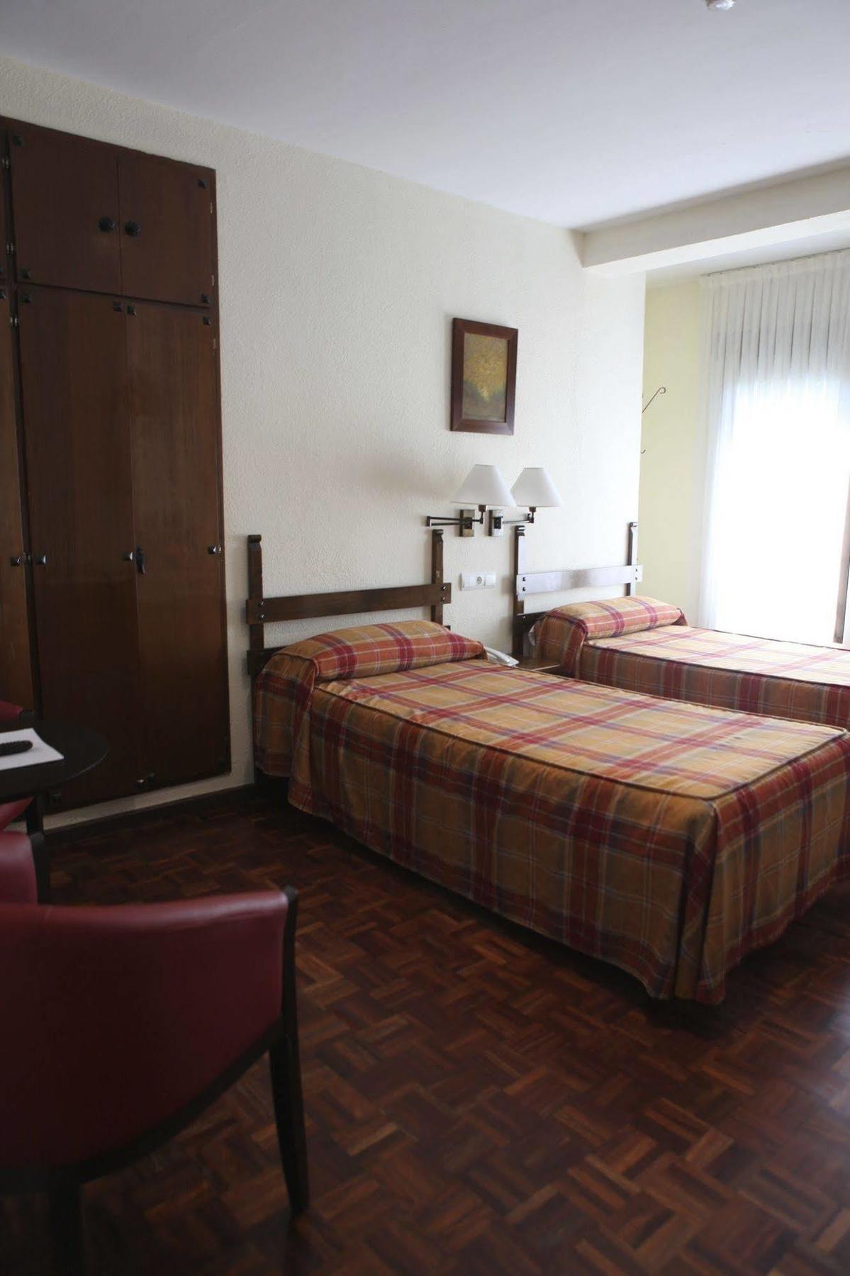 Hotel Termas De Lierganes Exterior photo