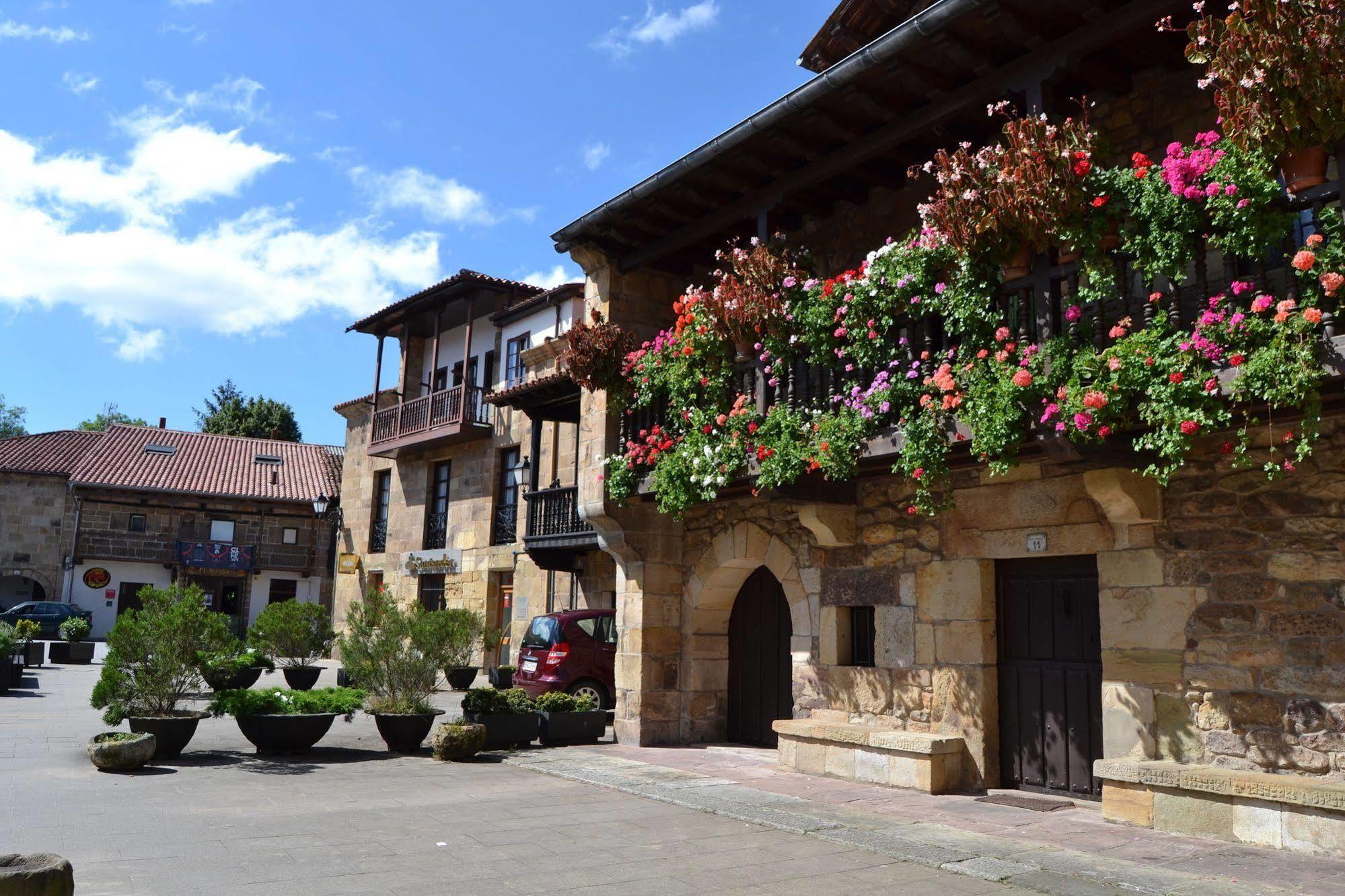 Hotel Termas De Lierganes Exterior photo