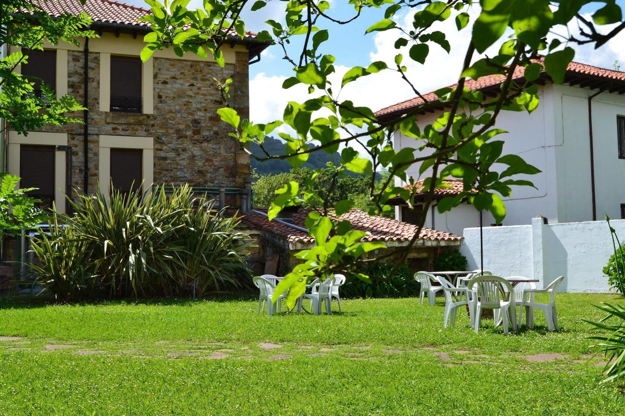 Hotel Termas De Lierganes Exterior photo