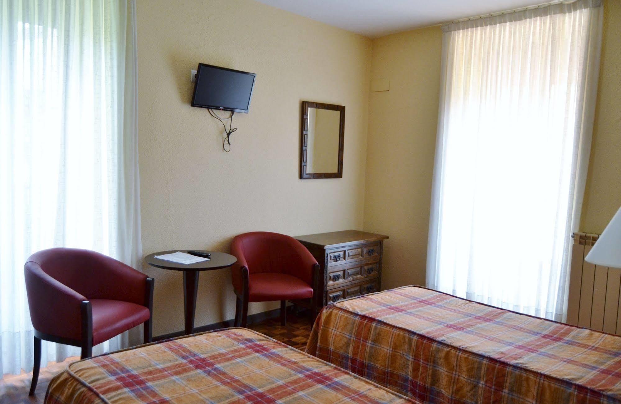 Hotel Termas De Lierganes Exterior photo