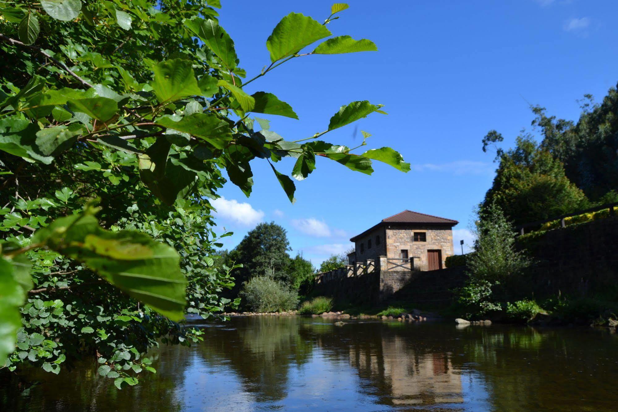 Hotel Termas De Lierganes Exterior photo