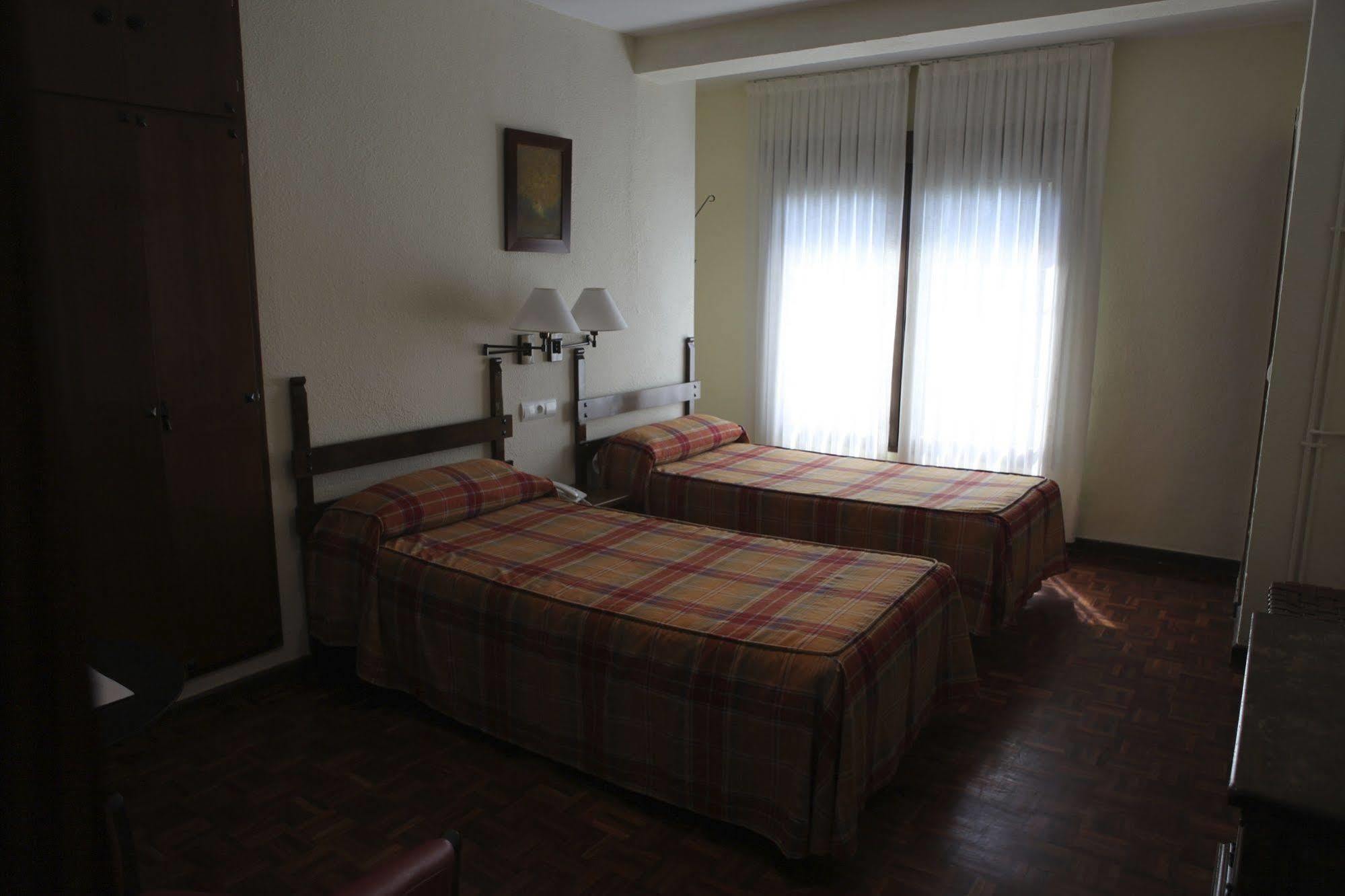 Hotel Termas De Lierganes Exterior photo